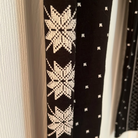 Holiday Leggings - Picture 2 of 4